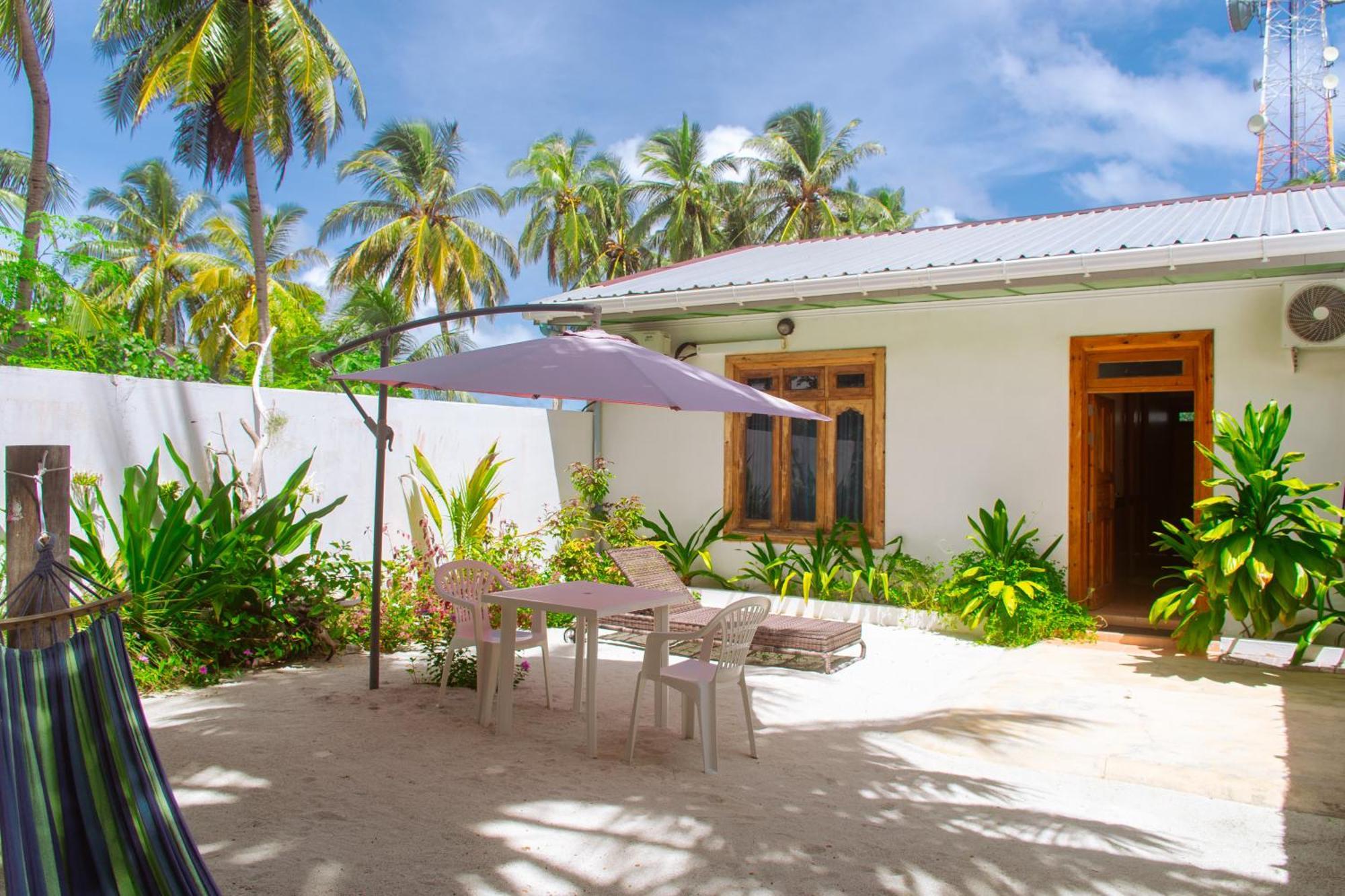 Himandhoo Lodge Exterior photo